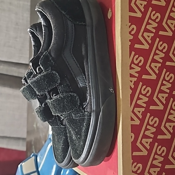 Old Skool V Van's black size 12c gently used with straps sneaker - Picture 2 of 9